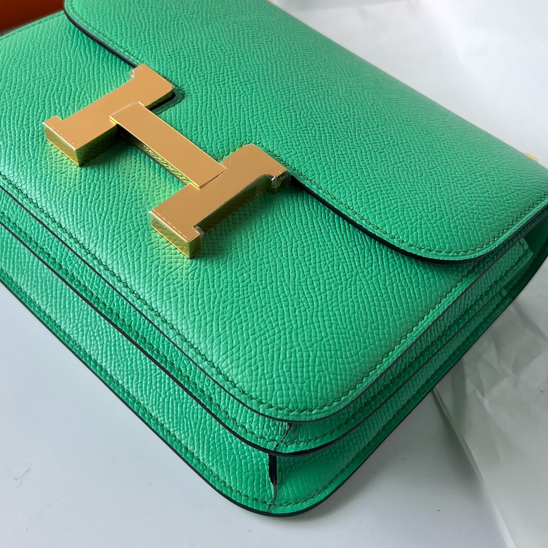 Hermes Constance 24cm Shoulder Bag In Green Epsom Leather